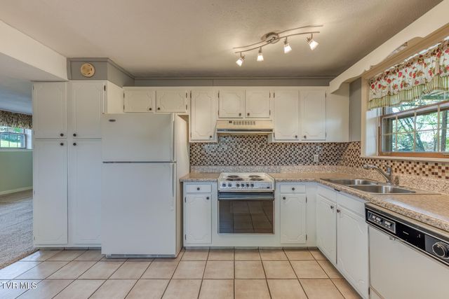 908 Meadow Lane, Kingsport, TN 37663