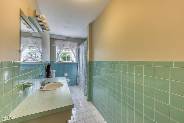 908 Meadow Lane, Kingsport, TN 37663