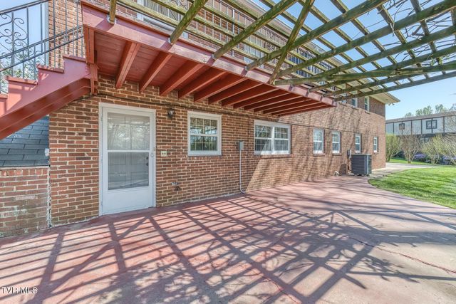 908 Meadow Lane, Kingsport, TN 37663