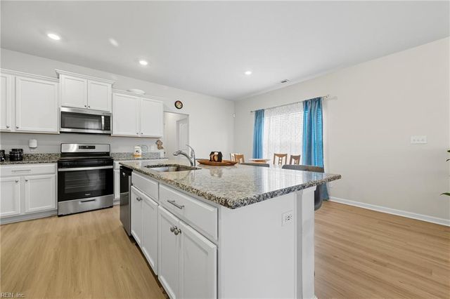 1500 Auckland CT, Newport News, VA 23608