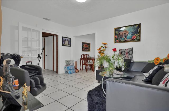 201 NW 25th Ave, Miami, FL 33125