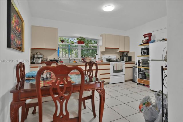 201 NW 25th Ave, Miami, FL 33125
