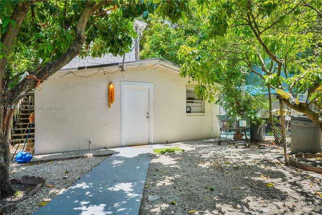 201 NW 25th Ave, Miami, FL 33125