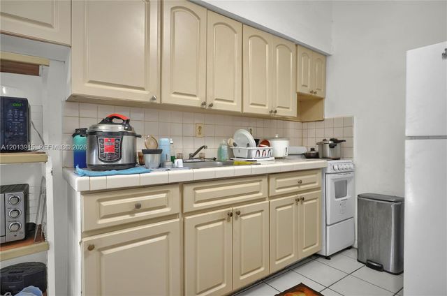 201 NW 25th Ave, Miami, FL 33125