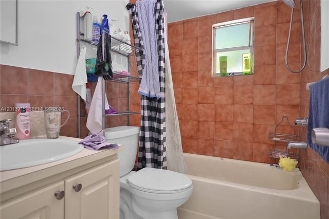 201 NW 25th Ave, Miami, FL 33125