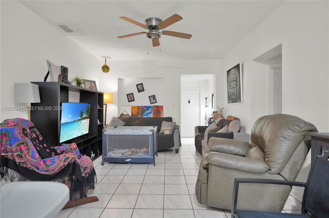 201 NW 25th Ave, Miami, FL 33125