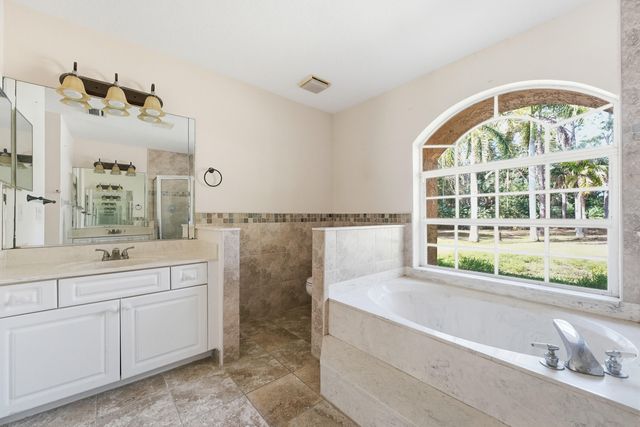 2376 Fawn Drive, Loxahatchee, FL 33470