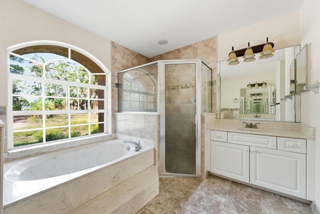 2376 Fawn Drive, Loxahatchee, FL 33470