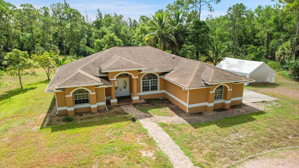 2376 Fawn Drive, Loxahatchee, FL 33470