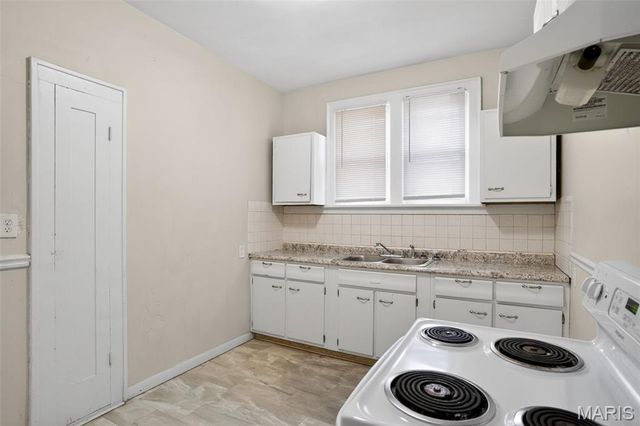 437 S Clark Avenue, St Louis, MO 63135