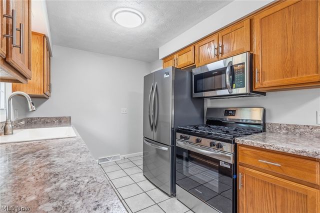 4501 Orchard Dale Drive NW, Canton, OH 44709