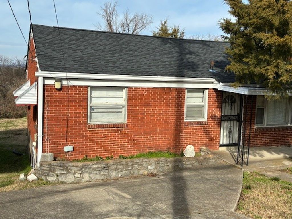 3800 Tigerbelle Dr, Nashville, TN 37209