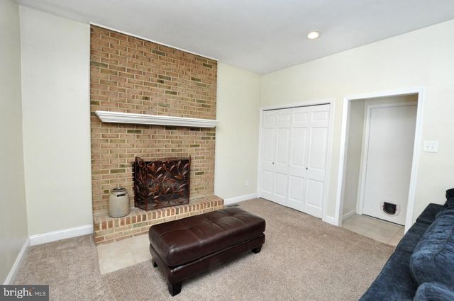 1 DEWBERRY CT, Medford, NJ 08055