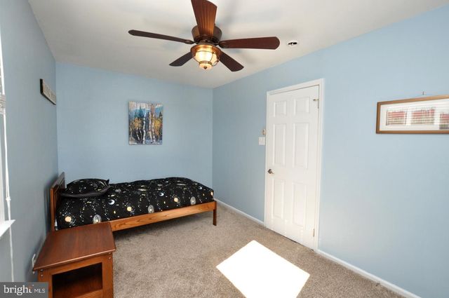 1 DEWBERRY CT, Medford, NJ 08055