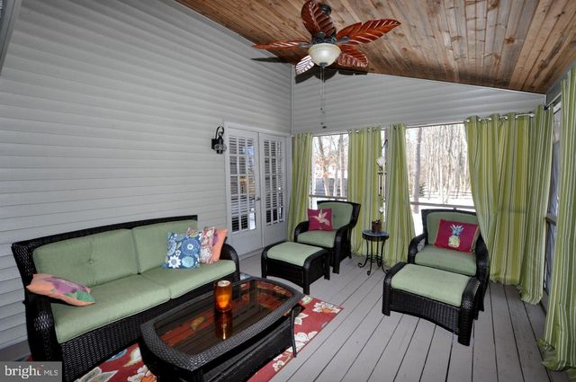 1 DEWBERRY CT, Medford, NJ 08055