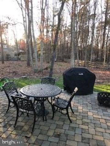 1 DEWBERRY CT, Medford, NJ 08055