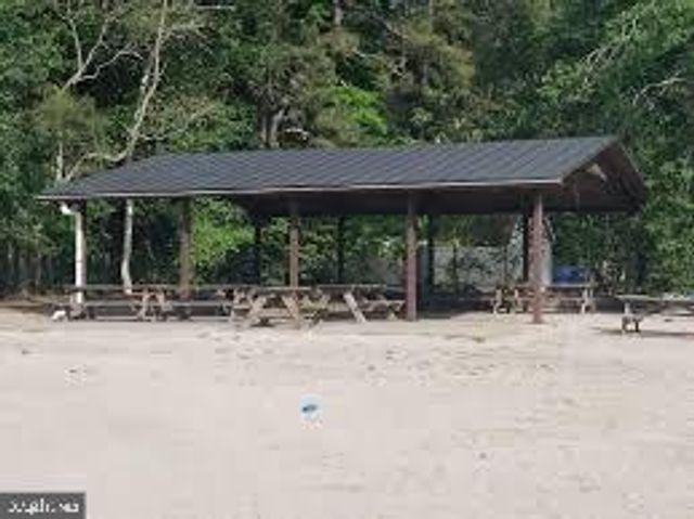 1 DEWBERRY CT, Medford, NJ 08055