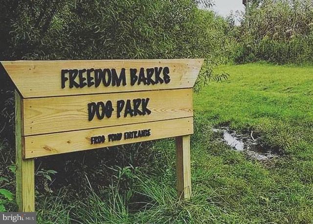 1 DEWBERRY CT, Medford, NJ 08055