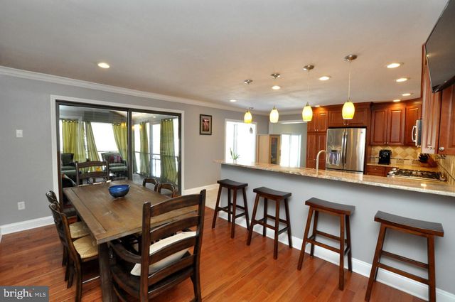 1 DEWBERRY CT, Medford, NJ 08055