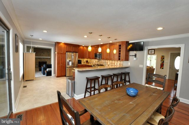 1 DEWBERRY CT, Medford, NJ 08055