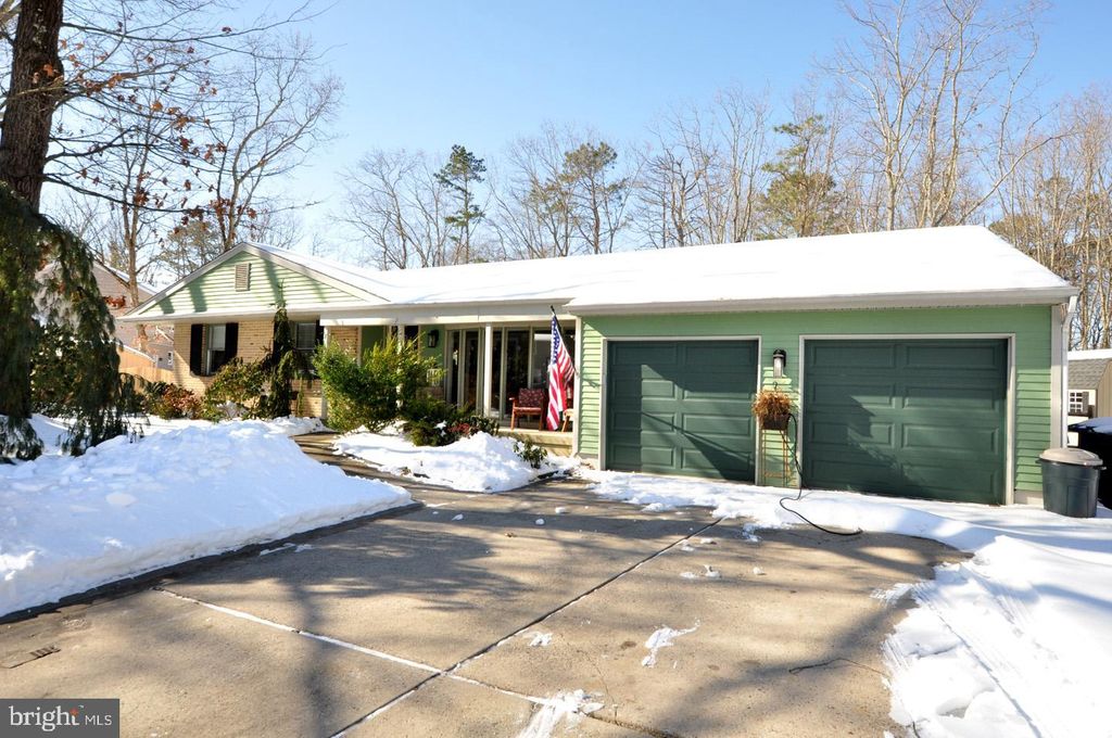 1 DEWBERRY CT, Medford, NJ 08055