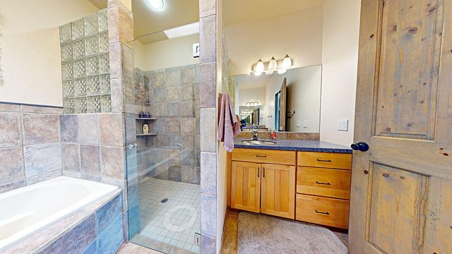 6021 DEL CARMEN Drive NE, Rio Rancho, NM 87144