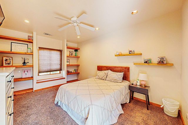 6021 DEL CARMEN Drive NE, Rio Rancho, NM 87144