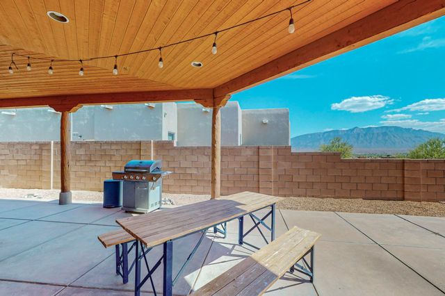 6021 DEL CARMEN Drive NE, Rio Rancho, NM 87144