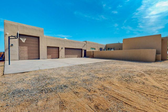 6021 DEL CARMEN Drive NE, Rio Rancho, NM 87144