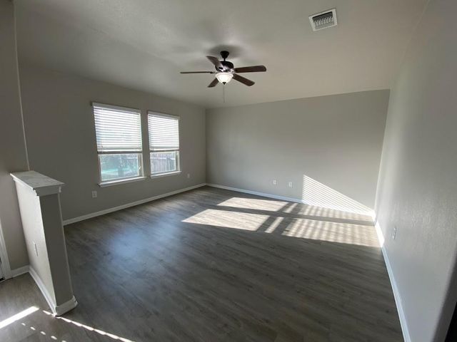 228 Avalanche Ave, Georgetown, TX 78626