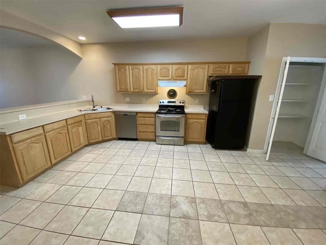 300 E Main Street, Lancaster, TX 75146