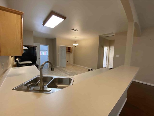 300 E Main Street, Lancaster, TX 75146