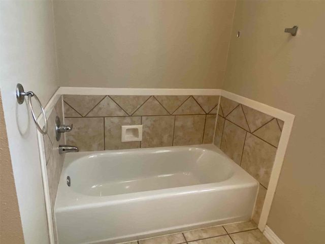 300 E Main Street, Lancaster, TX 75146
