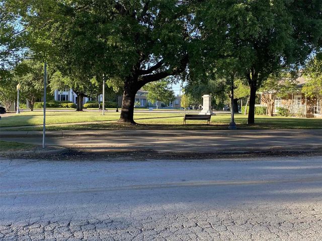 300 E Main Street, Lancaster, TX 75146