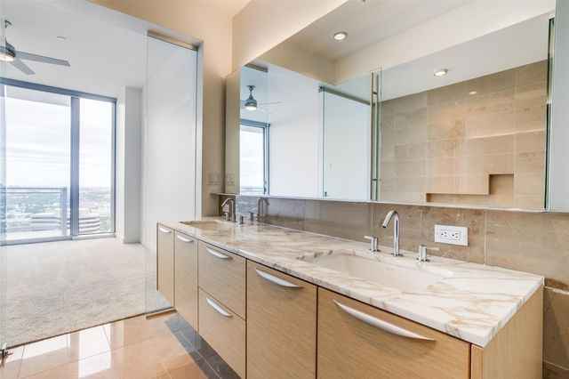 2900 Mckinnon Street 2404, Dallas, TX 75201