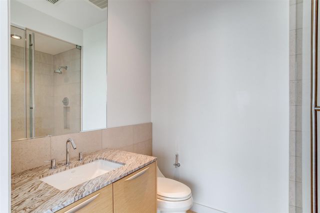 2900 Mckinnon Street 2404, Dallas, TX 75201