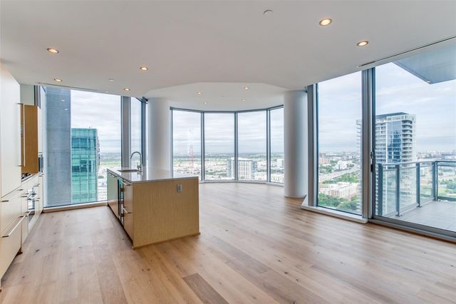 2900 Mckinnon Street 2404, Dallas, TX 75201