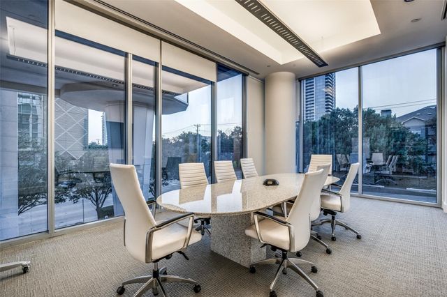 2900 Mckinnon Street 2404, Dallas, TX 75201