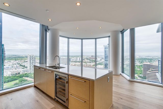 2900 Mckinnon Street 2404, Dallas, TX 75201