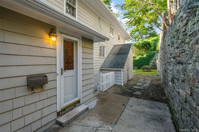 11 Wyndham Road, Scarsdale, NY 10583