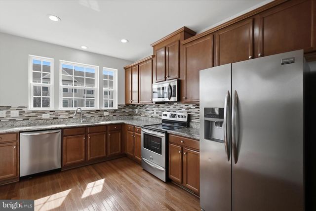 8206 HERITAGE CROSSING CT, Manassas, VA 20109