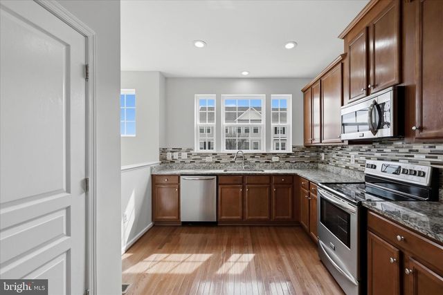 8206 HERITAGE CROSSING CT, Manassas, VA 20109