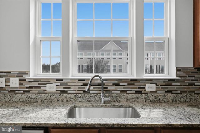 8206 HERITAGE CROSSING CT, Manassas, VA 20109