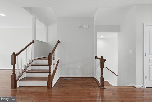 8206 HERITAGE CROSSING CT, Manassas, VA 20109