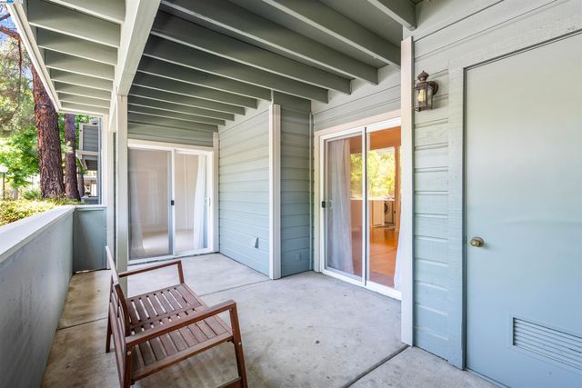 760 Canyon Oaks Dr D, Oakland, CA 94605