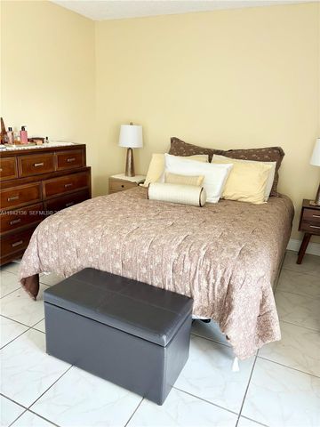 9121 Sunrise Lakes Blvd 114, Sunrise, FL 33322