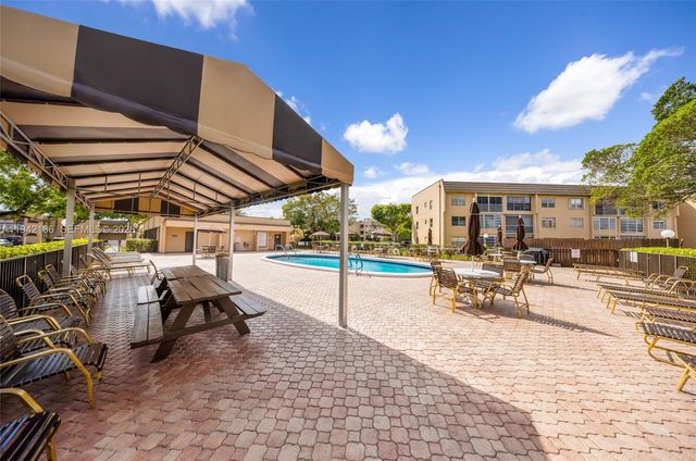 9121 Sunrise Lakes Blvd 114, Sunrise, FL 33322