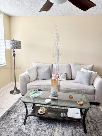 9121 Sunrise Lakes Blvd 114, Sunrise, FL 33322