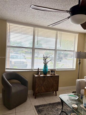 9121 Sunrise Lakes Blvd 114, Sunrise, FL 33322