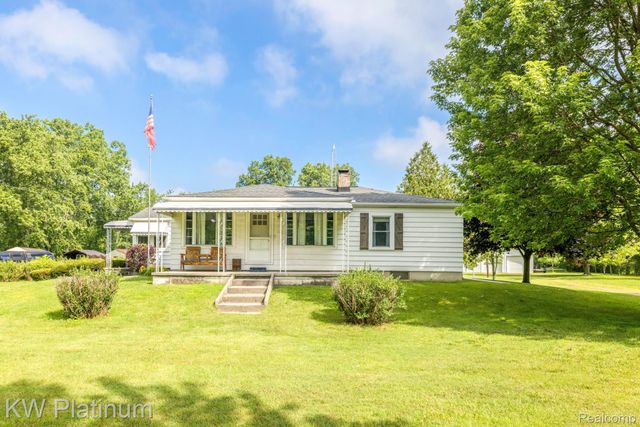 5930 Gratiot Avenue, St. Clair Township, MI 48079